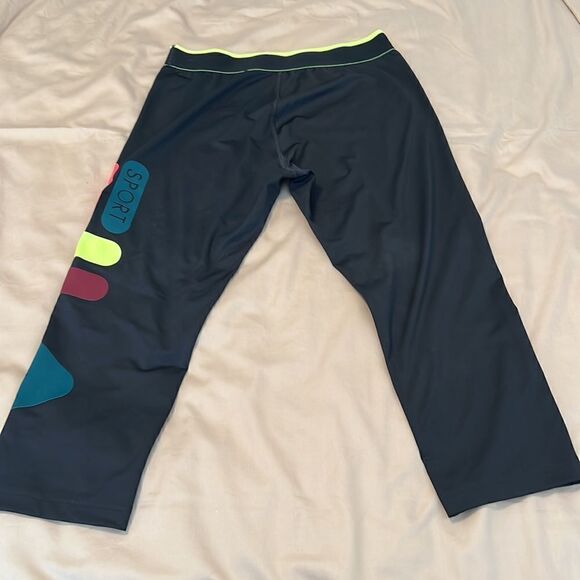 Fila size large black cropped leggings with FILA logo down one leg GUC - Picture 8 of 8